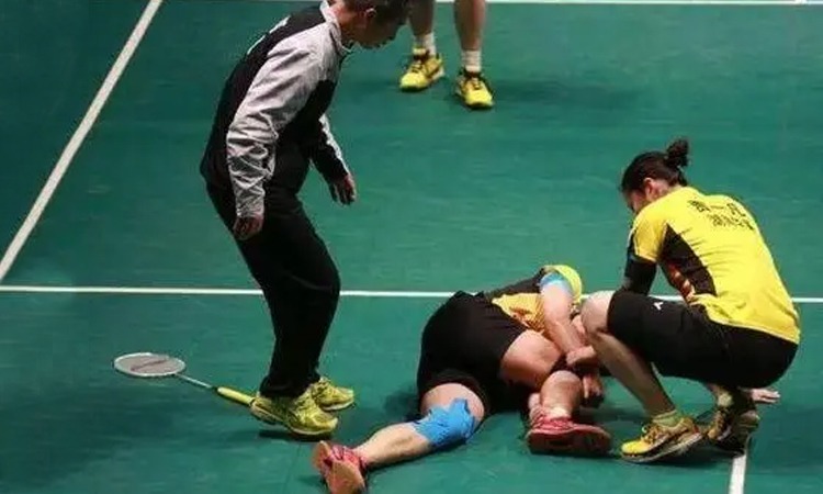 轰24+12+5！小卡赛后拒绝采访，祖巴茨成双刃剑，泰伦卢也赌赢了